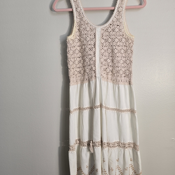 Boho Elegant Crochet Women's Dress in Cream and White - Picture 2 of 3